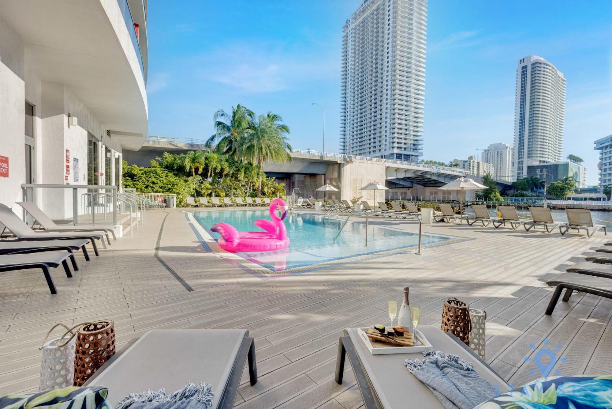 Resort Studio Balcony With Front Bay View Hallandale Beach Bagian luar foto